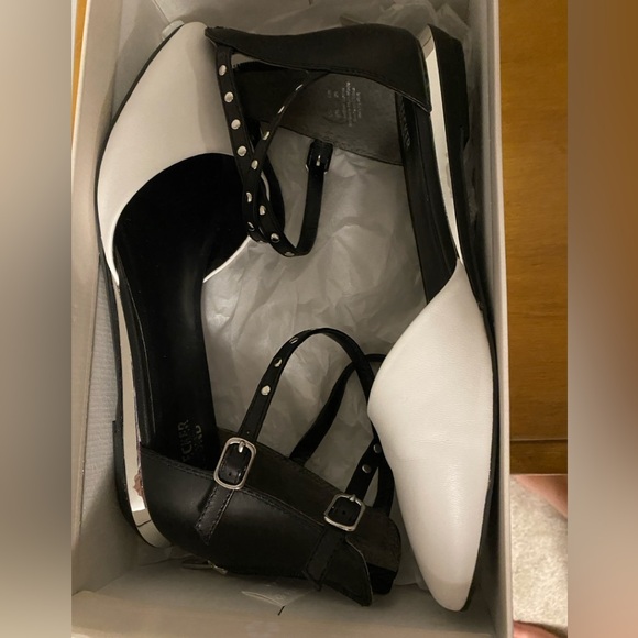 Women’s black and white strappy flat - Picture 1 of 4